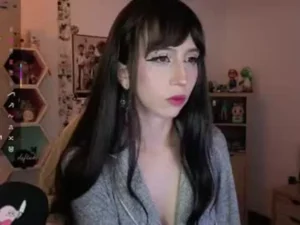 вебкам модель deftsuki